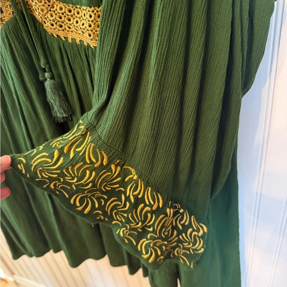 Torrid House of the Dragon Babydoll Crinkle Gauze Embroidered Blouse 6 - Picture 4 of 7